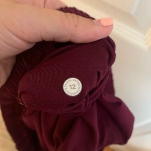 Hotty Hot 2.5 inch Lululemon Shorts Size 12